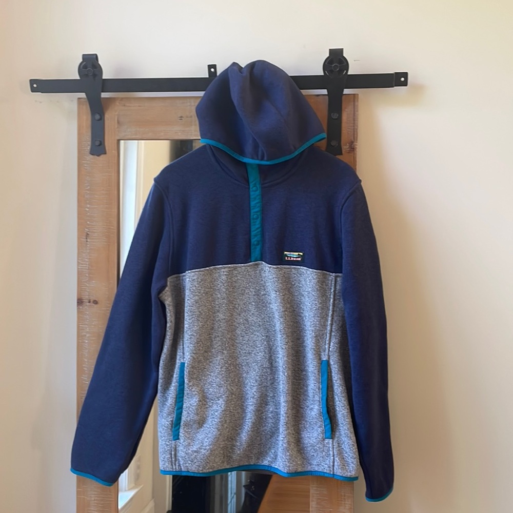 L.L.Bean Snap T Hoodie Size L